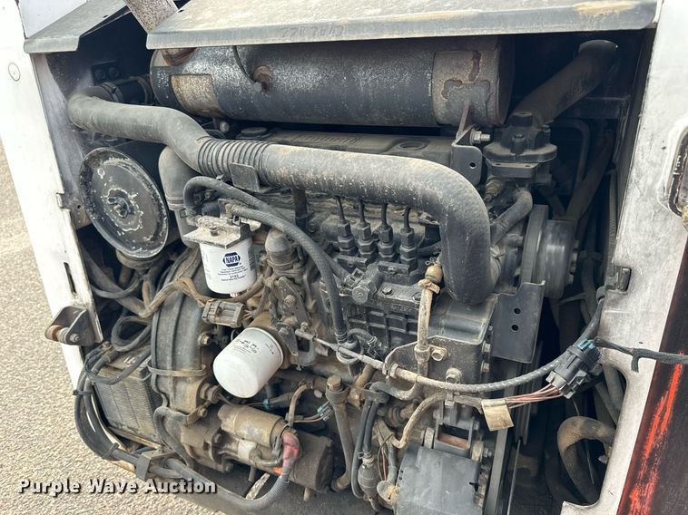 image for item DJ6218 2003 Bobcat S220  skid steer loader