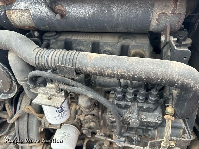 image for item DJ6218 2003 Bobcat S220  skid steer loader