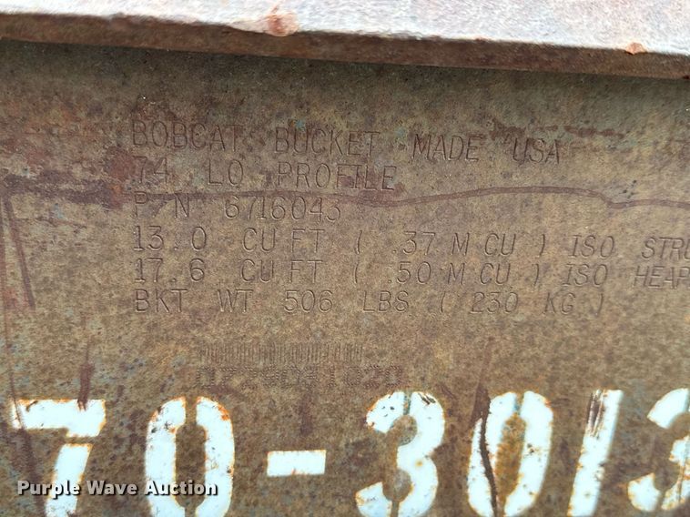 image for item DJ6218 2003 Bobcat S220  skid steer loader