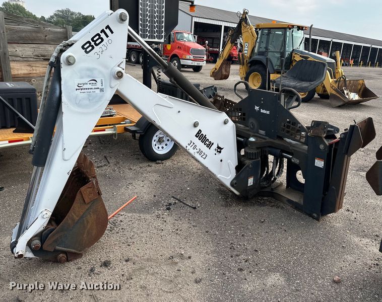 image for item DJ6221 Bobcat 8811  skid steer backhoe