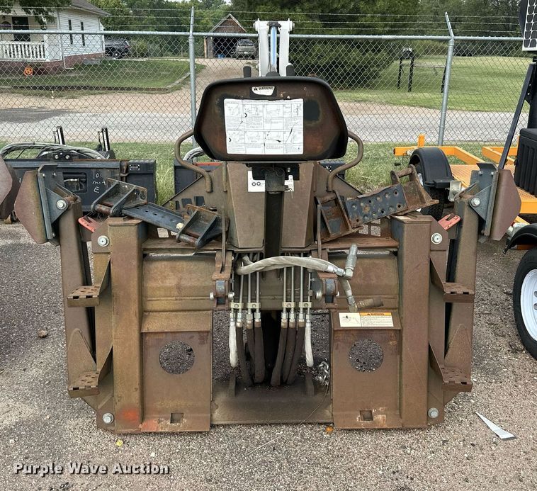 image for item DJ6221 Bobcat 8811  skid steer backhoe