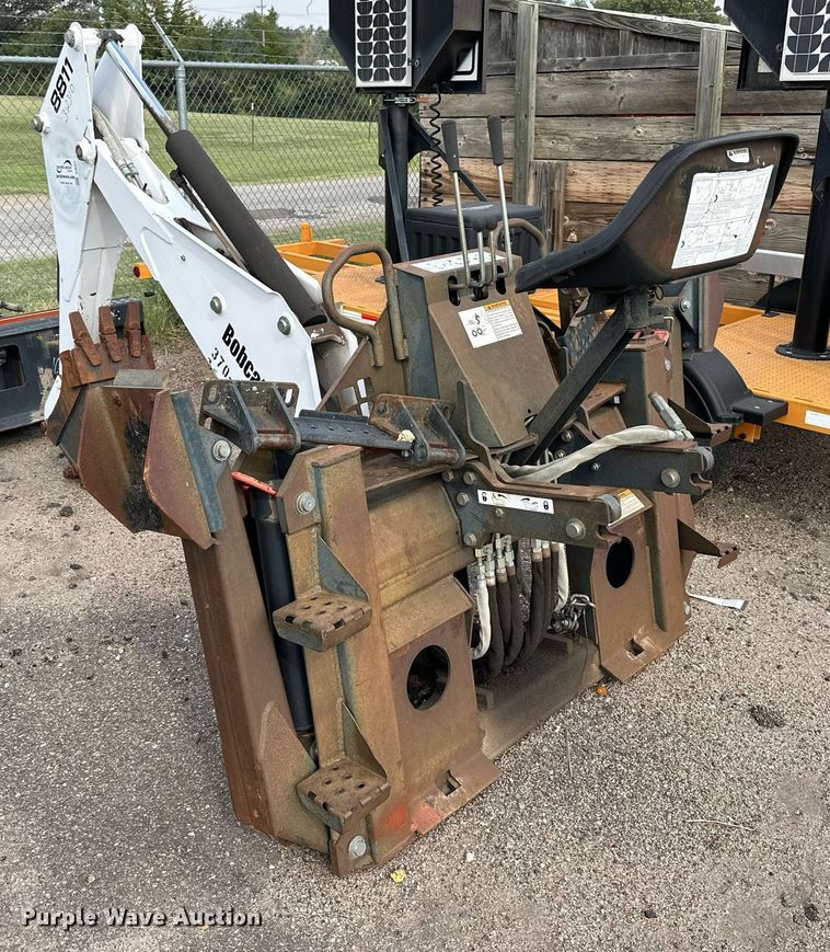 image for item DJ6221 Bobcat 8811  skid steer backhoe