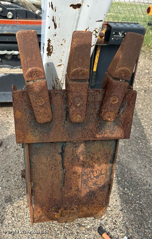 image for item DJ6221 Bobcat 8811  skid steer backhoe