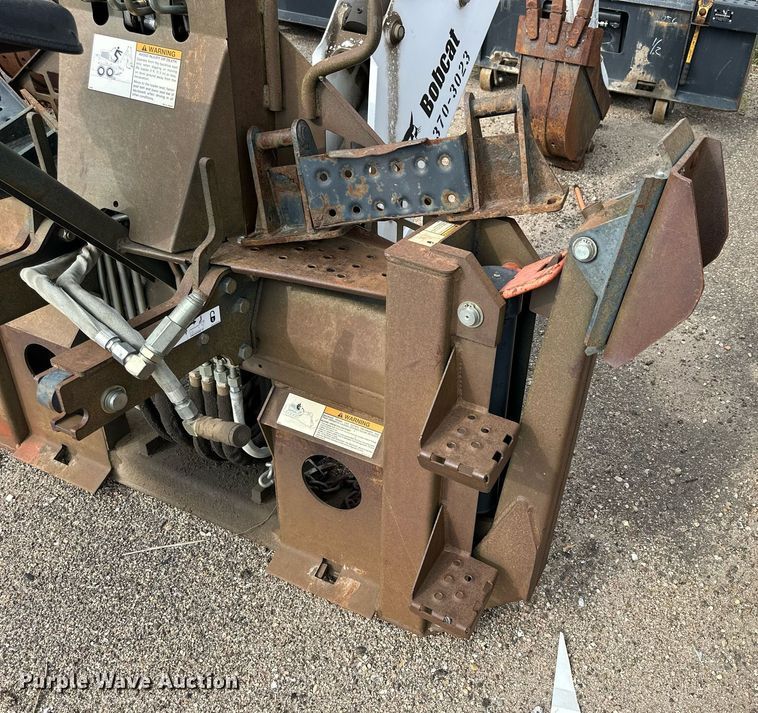 image for item DJ6221 Bobcat 8811  skid steer backhoe