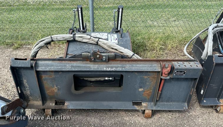 image for item DJ6224 2011 Bobcat 24PLA  skid steer cold planer