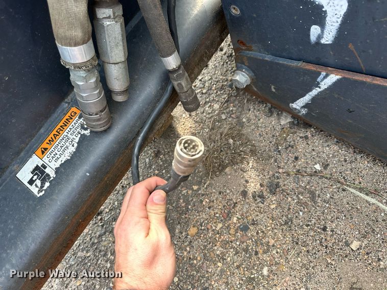 image for item DJ6224 2011 Bobcat 24PLA  skid steer cold planer