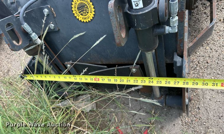 image for item DJ6224 2011 Bobcat 24PLA  skid steer cold planer