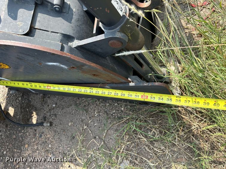 image for item DJ6224 2011 Bobcat 24PLA  skid steer cold planer