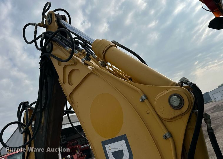 image for item DJ6225 2005 John Deere 310G  backhoe