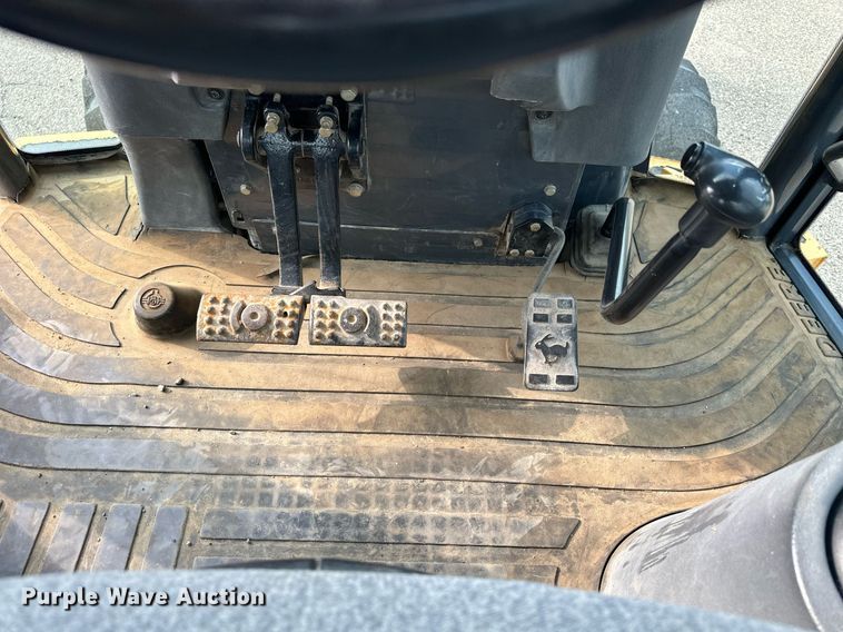 image for item DJ6225 2005 John Deere 310G  backhoe