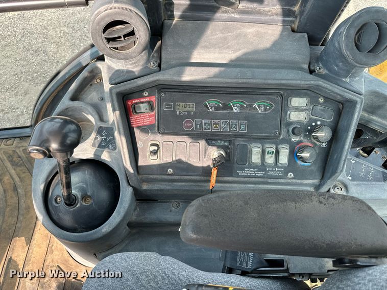 image for item DJ6225 2005 John Deere 310G  backhoe