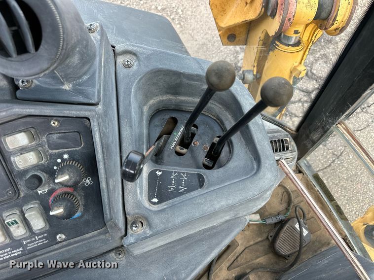 image for item DJ6225 2005 John Deere 310G  backhoe