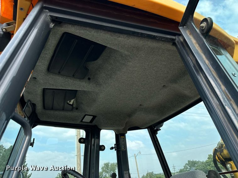 image for item DJ6225 2005 John Deere 310G  backhoe