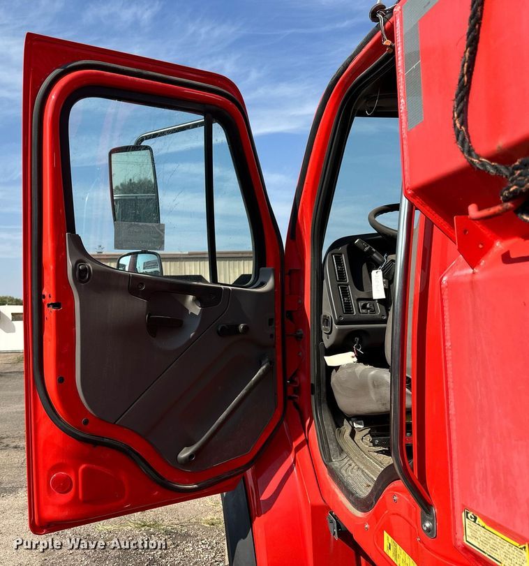 image for item DJ6226 2011 Freightliner Business Class M2 106  dump truck