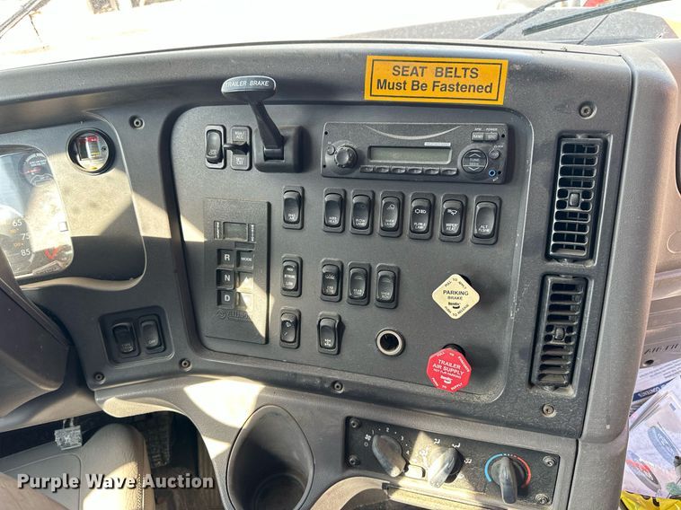 image for item DJ6226 2011 Freightliner Business Class M2 106  dump truck