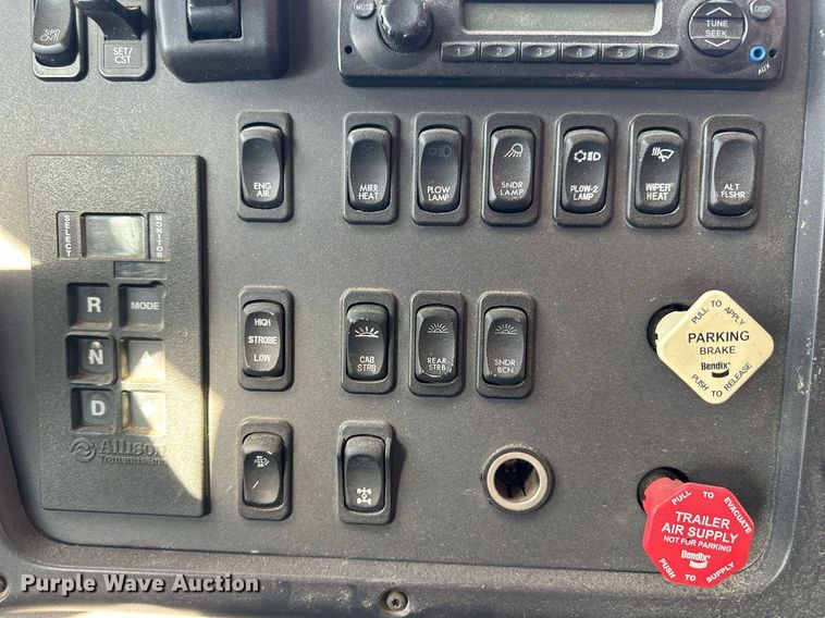 image for item DJ6226 2011 Freightliner Business Class M2 106  dump truck