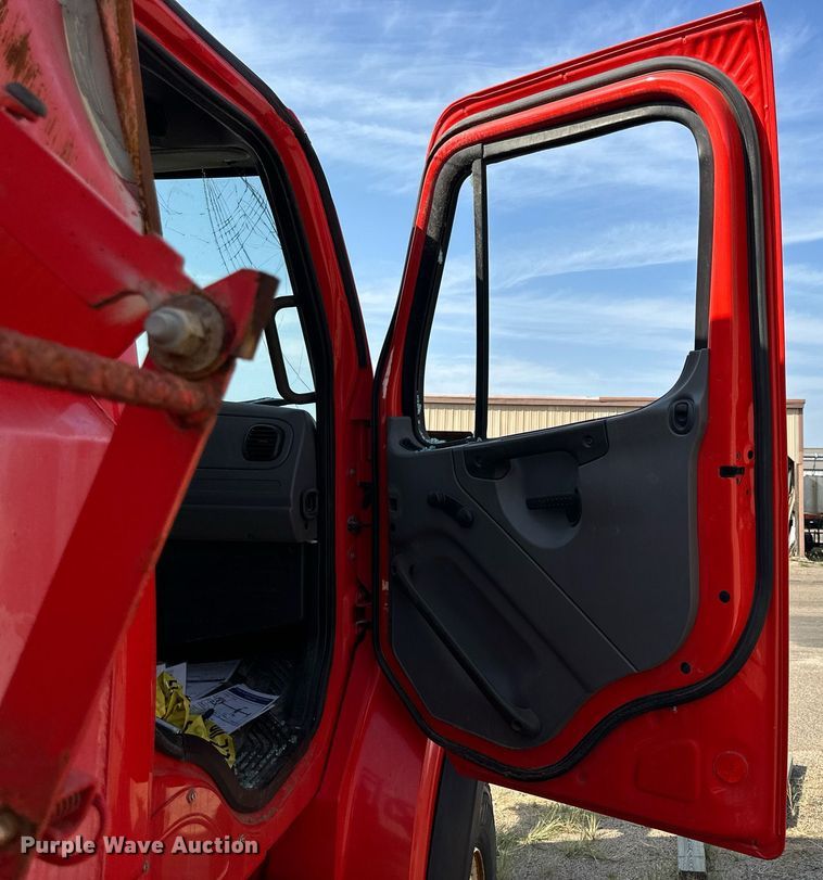 image for item DJ6226 2011 Freightliner Business Class M2 106  dump truck