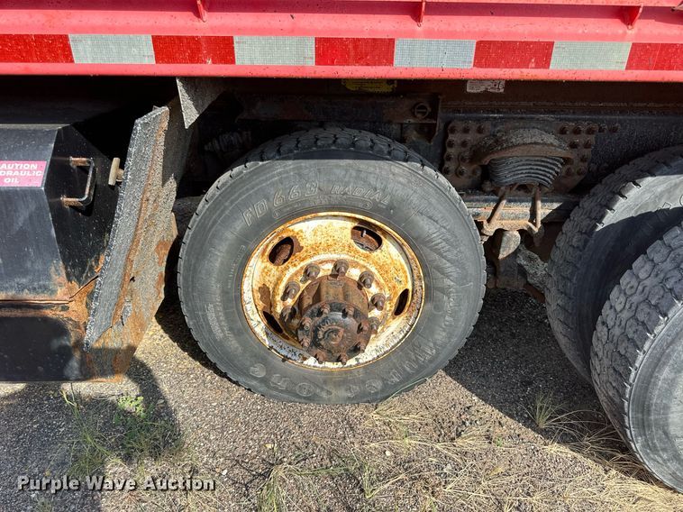 image for item DJ6226 2011 Freightliner Business Class M2 106  dump truck