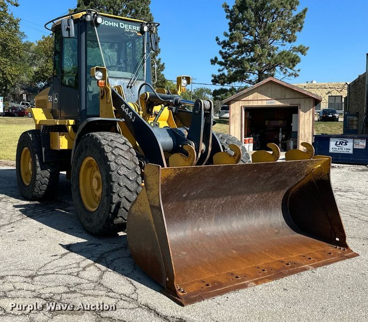 image for item DN8638 2006 John Deere 444J  wheel loader