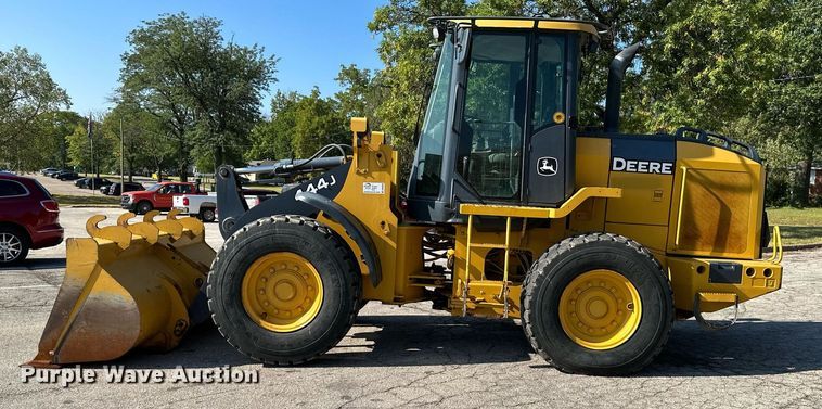 image for item DN8638 2006 John Deere 444J  wheel loader