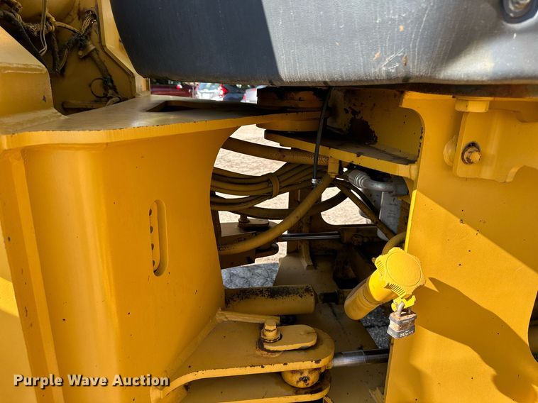 image for item DN8638 2006 John Deere 444J  wheel loader