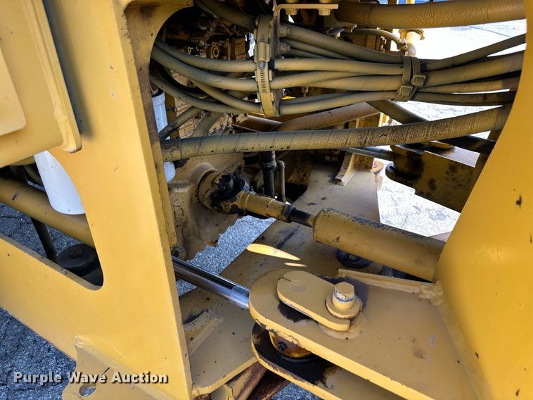 image for item DN8638 2006 John Deere 444J  wheel loader