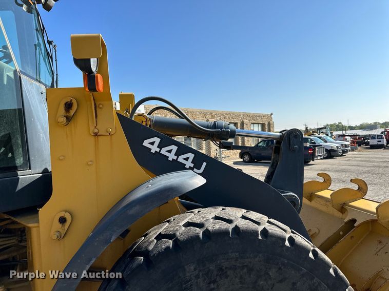 image for item DN8638 2006 John Deere 444J  wheel loader