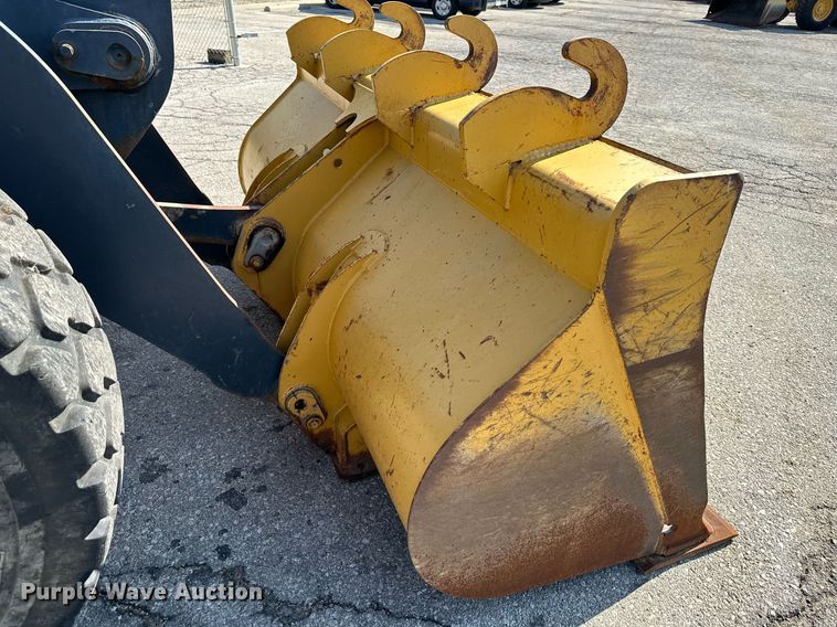 image for item DN8638 2006 John Deere 444J  wheel loader