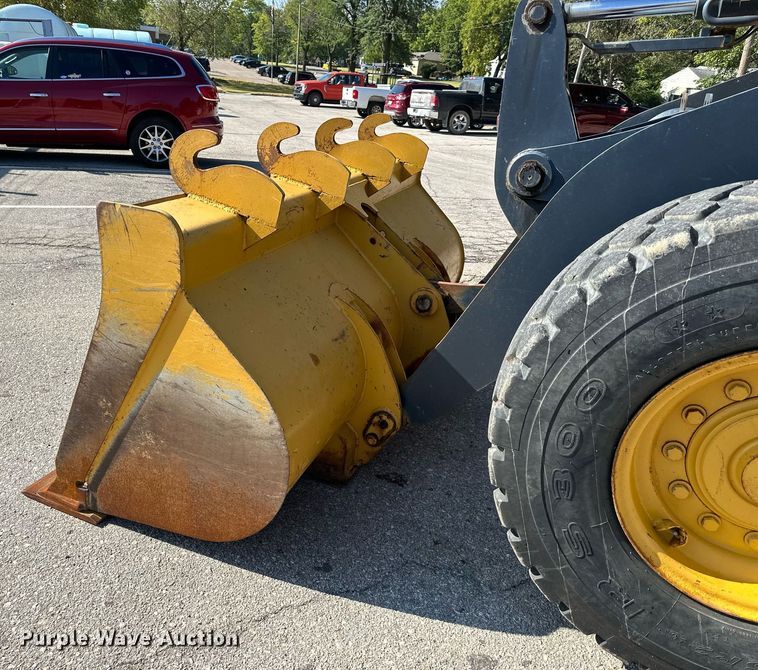 image for item DN8638 2006 John Deere 444J  wheel loader