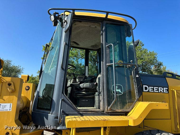 image for item DN8638 2006 John Deere 444J  wheel loader