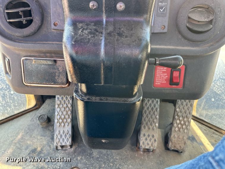 image for item DN8638 2006 John Deere 444J  wheel loader