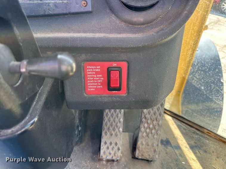 image for item DN8638 2006 John Deere 444J  wheel loader