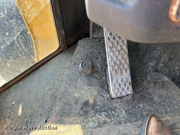 image for item DN8638 2006 John Deere 444J  wheel loader