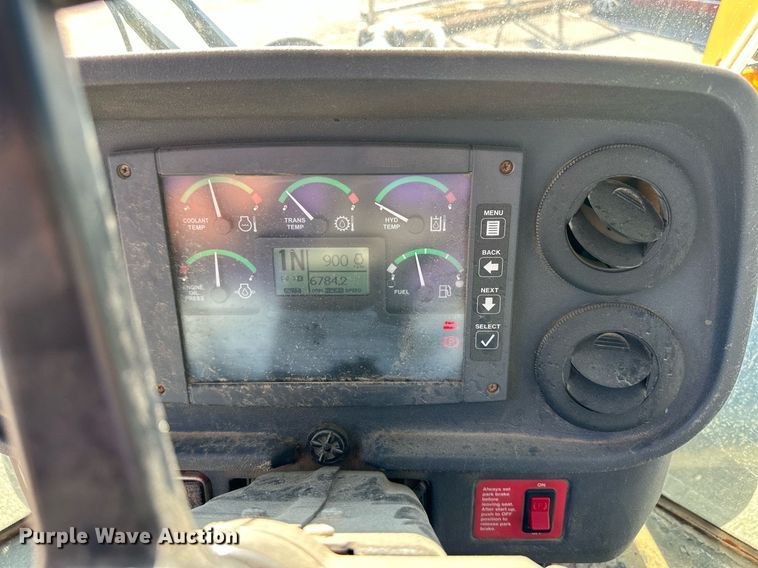 image for item DN8638 2006 John Deere 444J  wheel loader