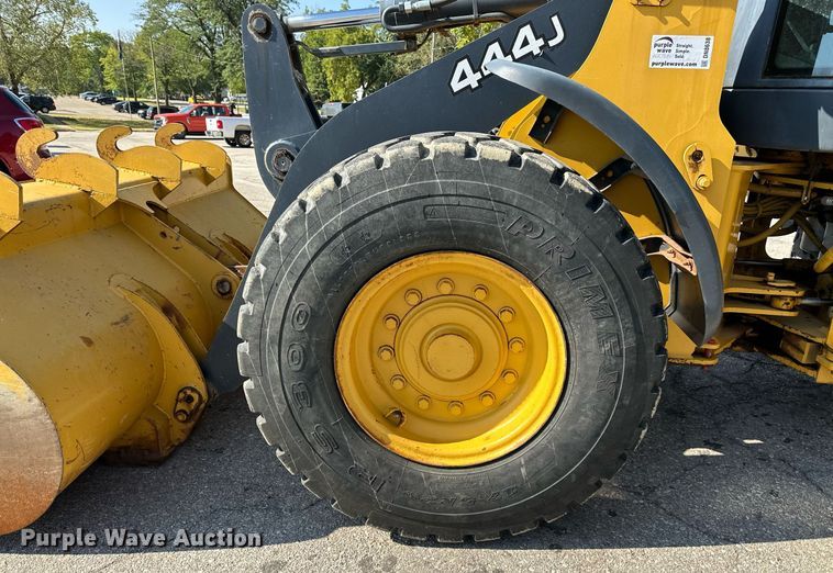 image for item DN8638 2006 John Deere 444J  wheel loader