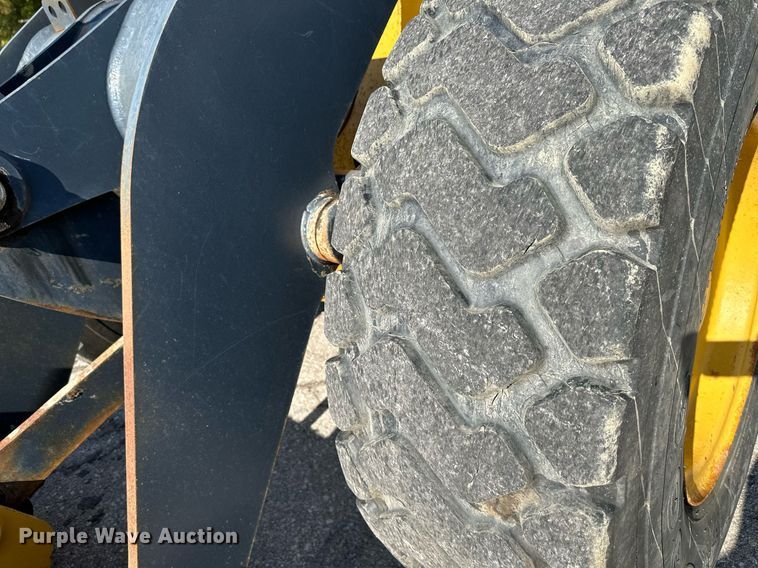 image for item DN8638 2006 John Deere 444J  wheel loader