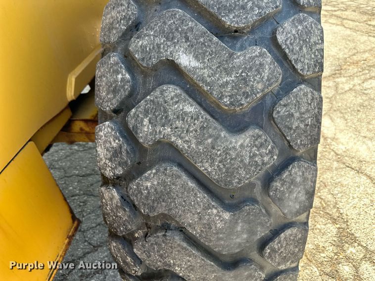 image for item DN8638 2006 John Deere 444J  wheel loader