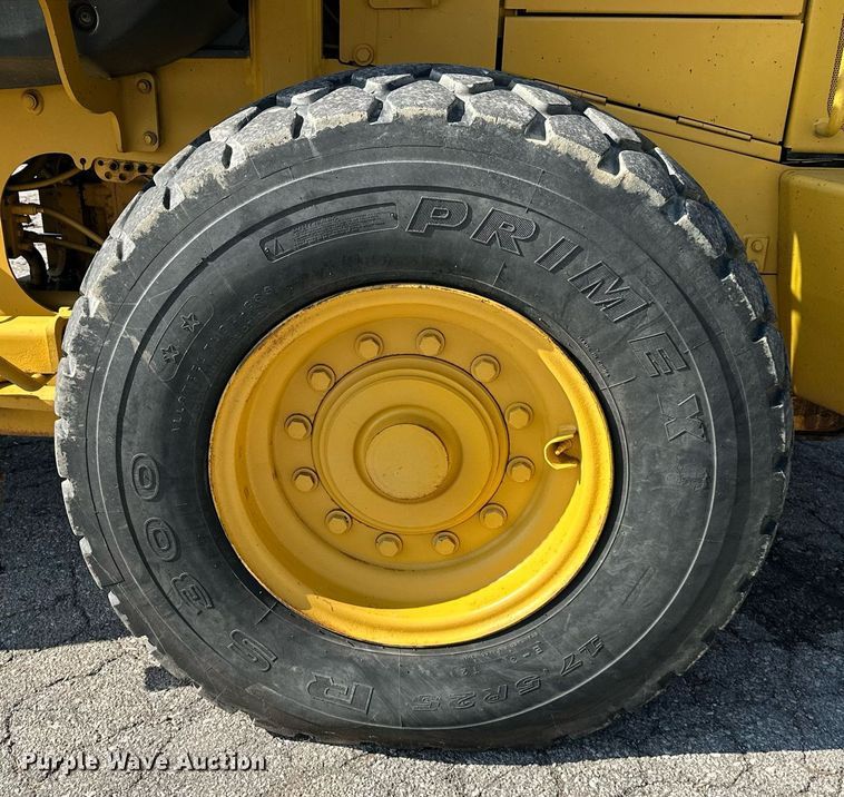 image for item DN8638 2006 John Deere 444J  wheel loader
