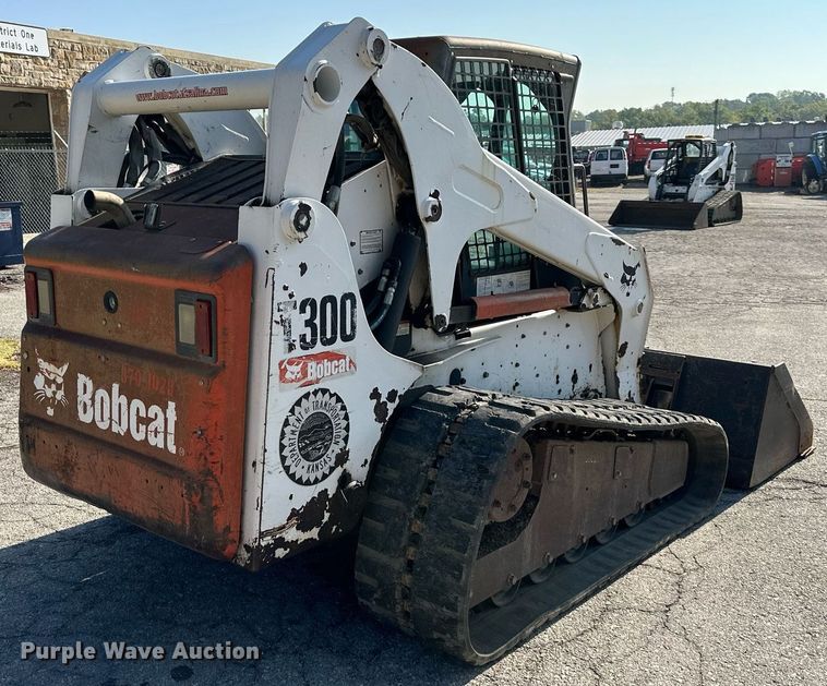 image for item DN8639 2008 Bobcat T300  tracked skid steer loader