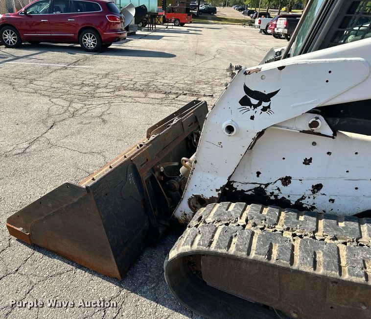 image for item DN8639 2008 Bobcat T300  tracked skid steer loader