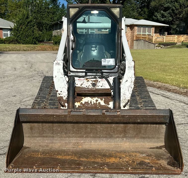 image for item DN8639 2008 Bobcat T300  tracked skid steer loader
