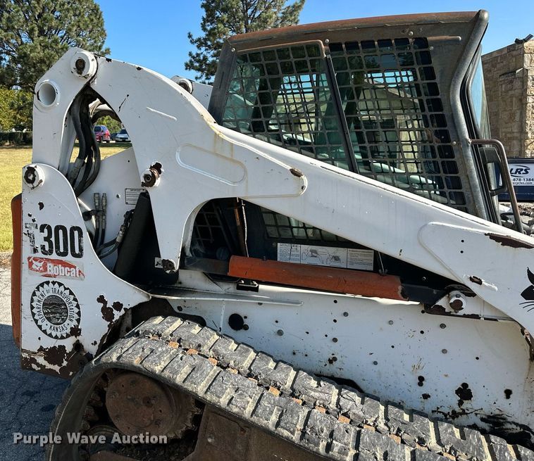 image for item DN8639 2008 Bobcat T300  tracked skid steer loader