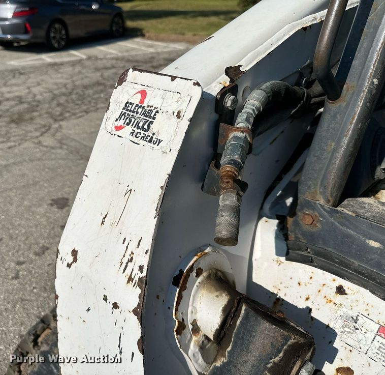 image for item DN8639 2008 Bobcat T300  tracked skid steer loader