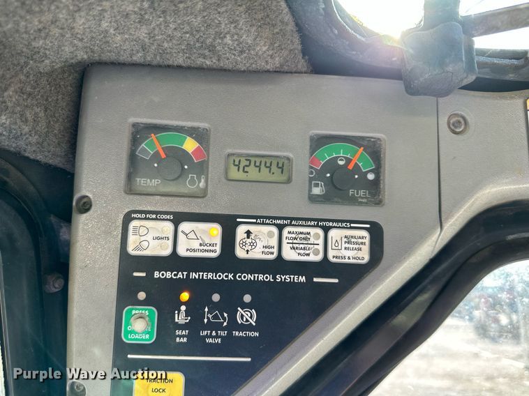 image for item DN8639 2008 Bobcat T300  tracked skid steer loader