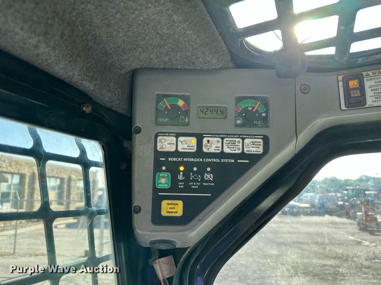 image for item DN8639 2008 Bobcat T300  tracked skid steer loader