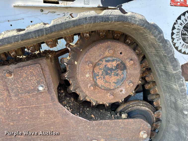 image for item DN8639 2008 Bobcat T300  tracked skid steer loader