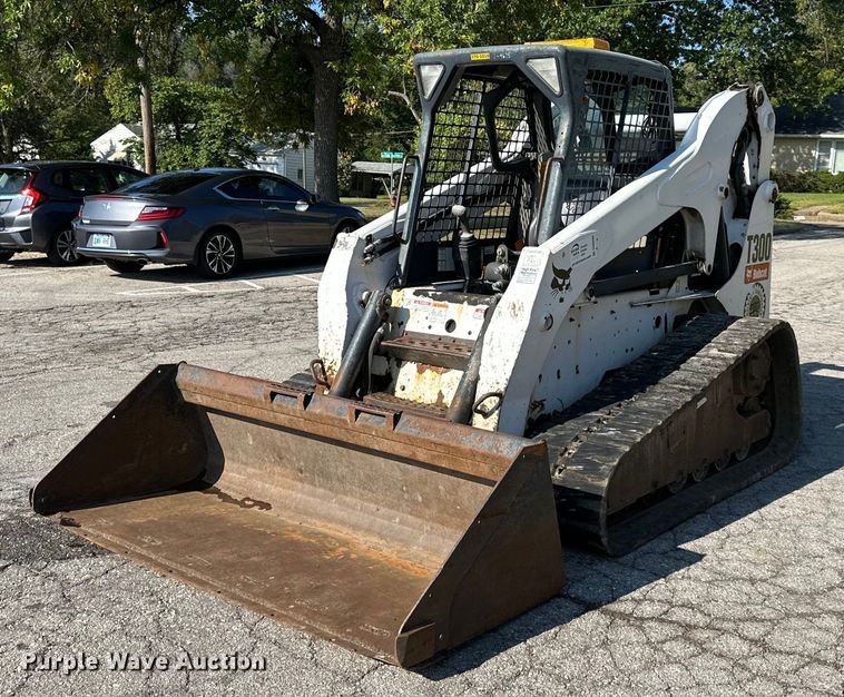 image for item DN8699 2008 Bobcat T300  tracked skid steer loader