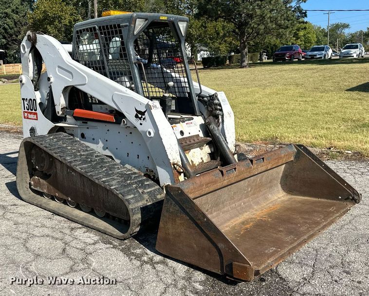 image for item DN8699 2008 Bobcat T300  tracked skid steer loader