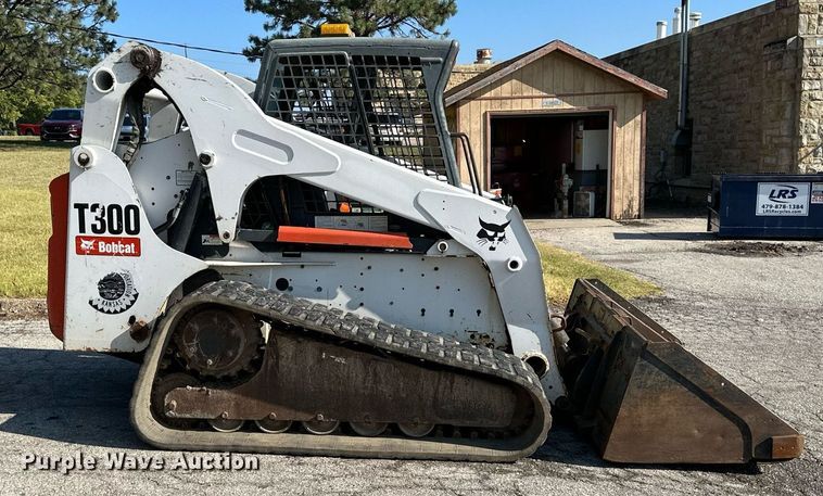 image for item DN8699 2008 Bobcat T300  tracked skid steer loader