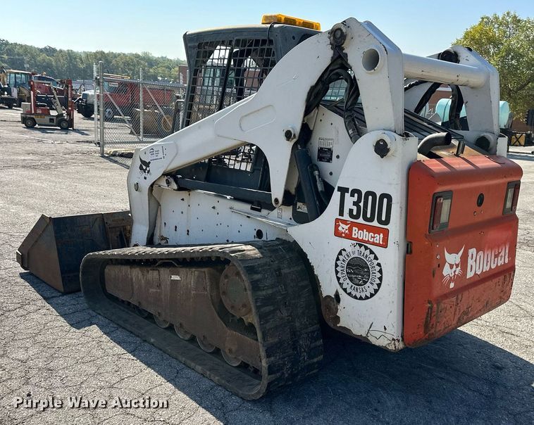 image for item DN8699 2008 Bobcat T300  tracked skid steer loader